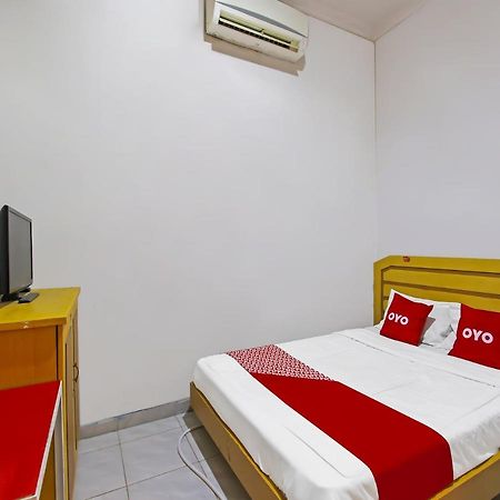 Oyo 3060 Al Fatih Guest House Syariah Tegal  Buitenkant foto