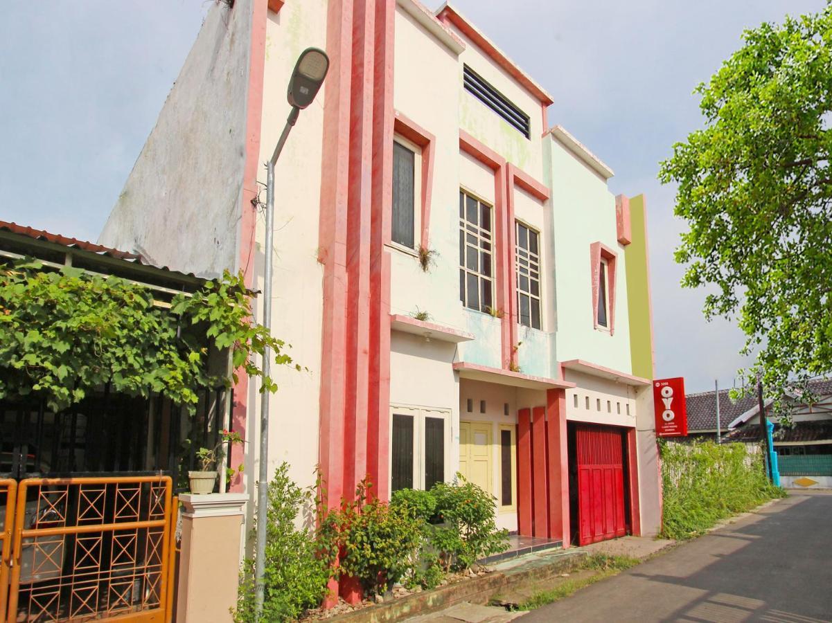 Oyo 3060 Al Fatih Guest House Syariah Tegal  Buitenkant foto