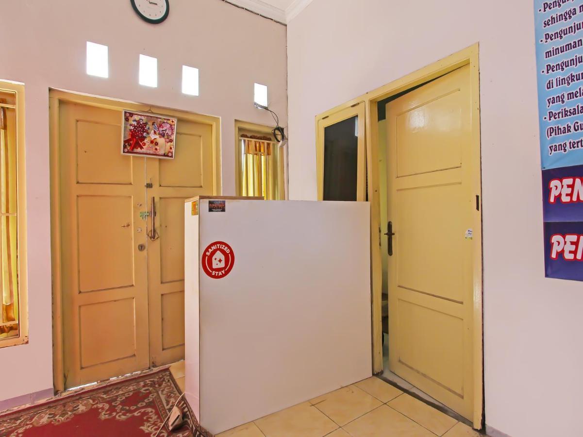 Oyo 3060 Al Fatih Guest House Syariah Tegal  Buitenkant foto