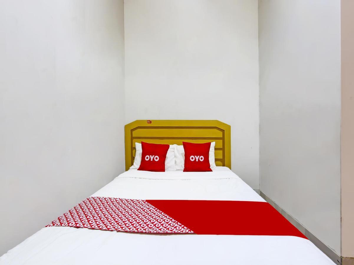 Oyo 3060 Al Fatih Guest House Syariah Tegal  Buitenkant foto